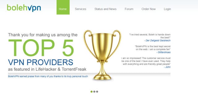 高校师生研发眼球控制轮椅